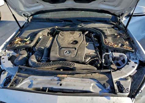 2018 Mercedes-Benz C 300 z USA, uszkodzony, nr VIN 55SWF4JB7JU264561